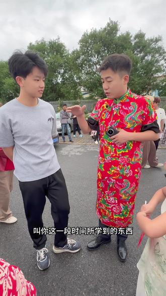 旗开得胜,马到成功! 祝我的一鸣高三学子这三天结束后能够会当凌绝顶,一览众山小。放手一搏别无选择!#高考旗袍 #高考加油 #高三