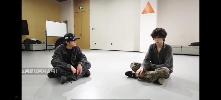 #橹穆 穆祉丞王橹杰就在你旁边怎么不问当事人“是的”还有王橹杰麻辣兔头何意味