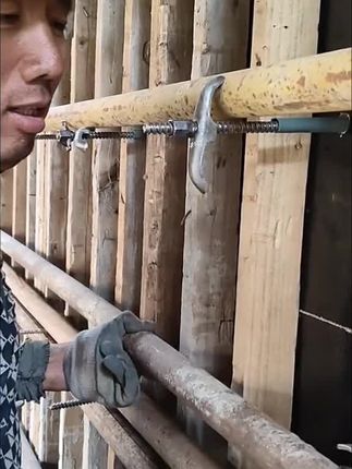 卡管器工地木工好帮手,加固板墙专用。试一下6米管子的效果