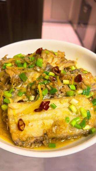 带鱼真的简单做一下就很好吃啊~#真实生活分享计划 #带鱼的家常做法 #在家做美食