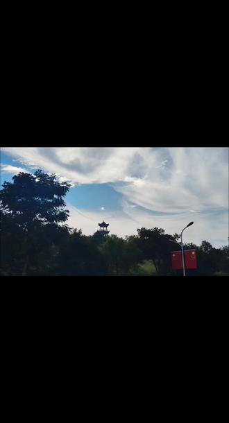 新岁启封,万事顺遂。祝全体师生元旦快乐!愿同学们在新的一年里,所求皆如愿,所行皆坦途,朝朝暮暮皆有好运相伴!#元旦祝福 #喜迎元旦 #江财现经管