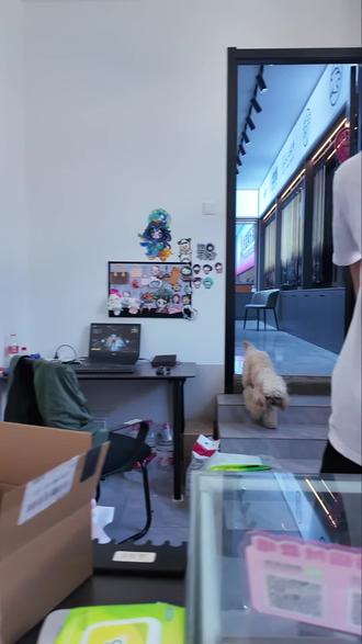 欢迎收看04年东北女孩在青岛干台球维修给自己攒嫁妆的一天#台球杆维修 #第一视角拍摄 #皮头更换