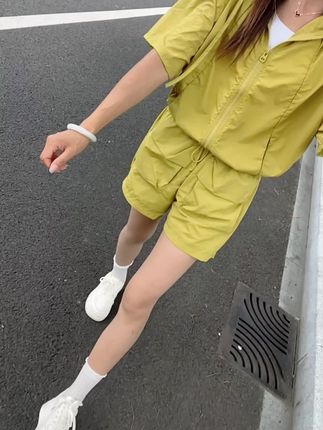 不要活的太明白,做个快乐的中年少女,学会看淡所有的人和事,惜我者我惜之,嫌我者我弃之,懂我者我幸之,爱我者我必爱之…