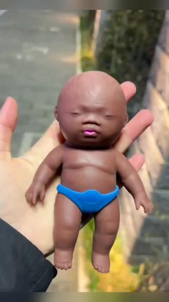 黑人娃娃娜塔莎玩偶捏捏乐,解压玩具,丑萌小黑娃公仔#娜塔莎 #玩具 #解压 #捏捏乐 #抽象