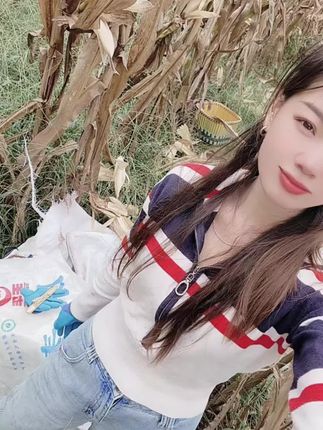 又到了掰玉米的季节,小时候干活总想偷懒,转眼已中年还是一样偷懒🙊🙊🙊。