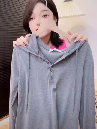 时尚洋气连帽长袖T恤女春秋2025新款纯色简约显瘦带帽打底衫上衣