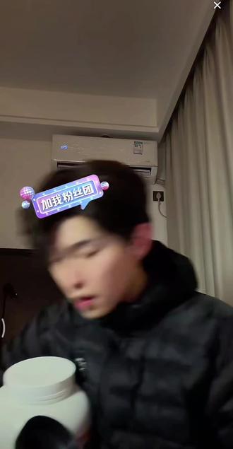 煮雨波老师的第一次线下——河南开封的清明上河园,波波这个傲娇的臭屁小狗🐕@煮雨波 #清明上河园 #煮雨波 #线下活动 #上热搜