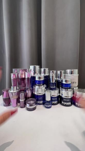 这不是一篇产品说明书,而是一张通往另一个莱珀妮世界的门卡。在这里,护肤并非填涂抹抹的日常,而是一场与时间、稀有元素的对话
我们即将探讨的,是一个将瑞士冰川的冷静、实验室的偏执,共同封存于瓶中的秘密。
用10年护肤告诉大家好用的产品如何选择?我走过的雷区大家不再触碰,莱珀妮对于贵富姐妹们来说是奢华,青春,温柔与细腻的结合代名词。产品不是买的越贵越多越好哦?跟随我的脚步来看看你适合哪一款吧~
#莱珀妮 #每日护肤 #护肤 #护肤分享 #贵妇