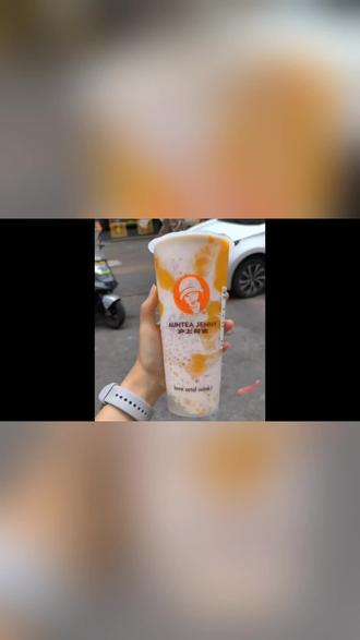 建议你们去囤沪上阿姨的厚芋泥波波奶茶,真的超好喝。芋泥软软糯糯的,波波Q弹有嚼劲,奶茶入口丝滑不腻人。现在抖音还有5.9折团购价,11块9就能喝到大杯,价格是真亲民,千万别错过了,因为超划算。#沪上阿姨#精选饮品