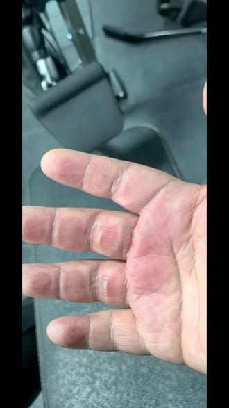 #六一儿童节 #粗糙的双手 #吃苦的时候不要怕累
童趣藏心底,搬砖在当下。