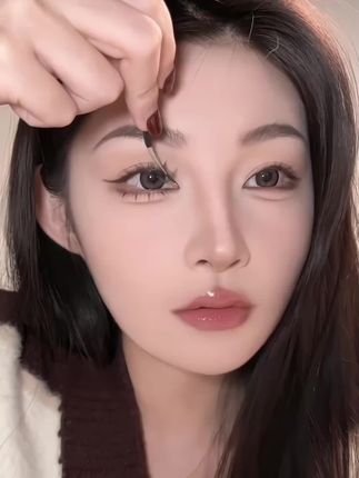 又纯又欲的猫精灵假睫毛,贴一次爱一次!氛围感拉满!#美出高级感 #人人都可以是睫毛精 #假睫毛 #睫毛精