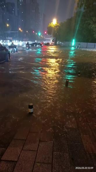 大雨还是下到了长沙#雷爆雨