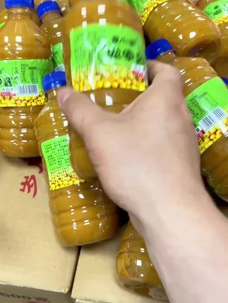 纯手工东北农家酱 当年新发缸大酱有臭香味#抖音美食推荐官 #大酱 #东北大酱 #农家酱 #东北蘸酱菜@DOU+上热门 @DOU+小助手 @DOU+好生意