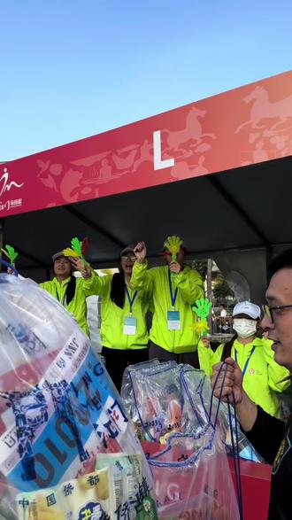 2025#江门马拉松 沉浸式vlog!江门马三年级生顺利毕业!高温作战,放弃了冲成绩的执念,一路上遇到很多熟人,最后五公里偶遇蟹嫂,见证她在最后300米实现反超绝杀,太精彩了,最后128顺利完赛。