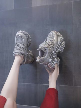 增高神器!这双鞋直接让我气场全开,时尚感爆棚😍👟 #增高鞋 #时尚必备