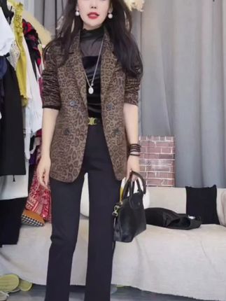#穿搭 #通勤穿搭如何摆脱土气感 #优雅气质 #高级感穿搭 #谁穿谁好看