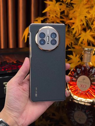 不但可以360度全包保护 还特别的轻薄!#华为matex5 纳帕纹皮革翻盖皮套 高端商务的象征 成功人士的标配#华为手机壳 #高级感 #华为MateX6 #磁吸手机壳