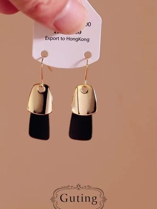 黑色高级,金色气质!戴上它穿搭太太太美了! #时尚饰品 #耳饰 #首饰分享