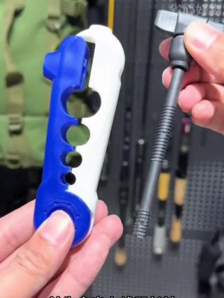 便携式渔轮上线器,方便简单好携带,出门也能轻松给你的渔轮上线#鱼轮上线器 #路亚上线器 #路亚上线教程 #路亚