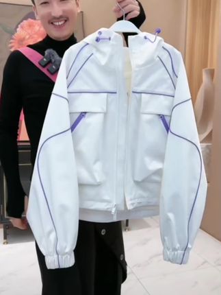 【亮哥女装】2025欧版透气月光白户外旅行冲锋衣外套5697-B0