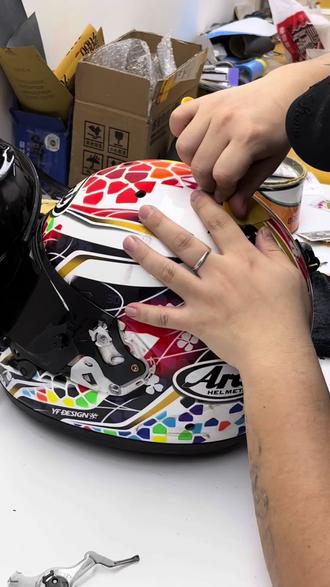 三天当老师不敢讲
但学的都是干货#shoei头盔 #彩绘摩托车头盔 #定製頭盔