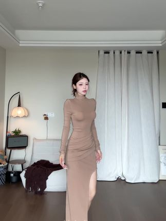 #穿出高级感 #高级感穿搭 #长裙 #女人味穿搭