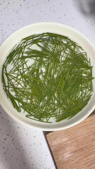 自制了松针茶喝一下#松针 #减肥 #日常唠嗑