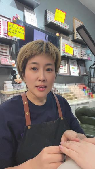 20多岁本命年指甲,蓝红配色复古雕花#雕花美甲#本命年美甲 #红色美甲款式图 #新年战甲 #2026美甲款式