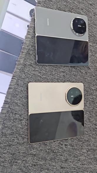 荣耀v6和华为x6对比
#呼伦贝尔荣耀MagicV6#内蒙古荣耀#内蒙古荣耀MagicV6