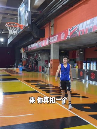 你别说这跳的高确实扣篮轻松啊#内容太过真实 #打篮球的男生