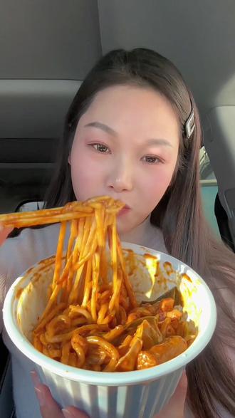 #这也太好吃了 #创作者中心#黏黏糊糊麻辣烫 几天不吃就想的慌,就喜欢吃这样黏糊的麻辣拌#刘文祥 #谁懂这一口的好吃程度