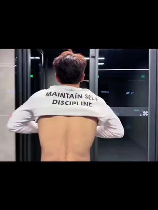 中秋抖音旗舰黑色字母印花长袖t恤男秋季美式正肩小领口卫衣户外休闲运动上衣#长袖t恤 #卫衣