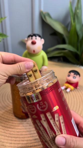 #仟焙滋 #每天一根上上签 这也太好玩了吧又能抽签还有真心话大冒险绝了#罐装小零食