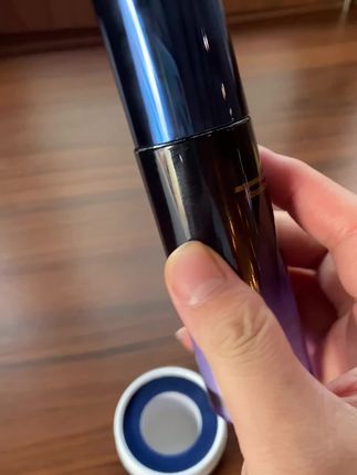 媂姿尼羊胎素胶原抗皱喷雾乳,新款升级版,在老款基础上加量不加价,在老款羊胎素成份基础上加入灵芝成份,抗皱紧致,补水保湿,让皮肤水嫩饱满,改善细纹