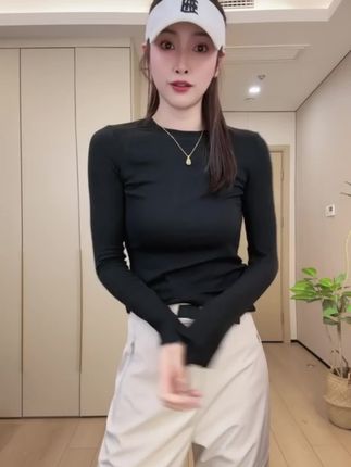 XVRV“美利奴羊毛”慵懒风圆领打底衫女2025新款秋季长袖气质上衣#通勤穿搭 #ootd穿搭 #谁穿谁好看