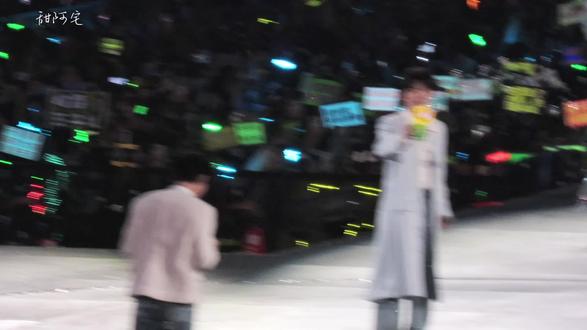 2025.11.22 【记录向】
《渐暖》片段 嘉祺fo
所有分开饭撒的片段我都是(私心)镜头只对着马儿方向
#马嘉祺 #时代少年团六周年演唱会