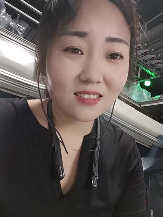 想你时,想你时喝一杯,才到相思惹人醉,今生爰你一回,才懂怎么心醉,又一年雁南飞,雁叫声声催人泪。想问远方的你想起我了没