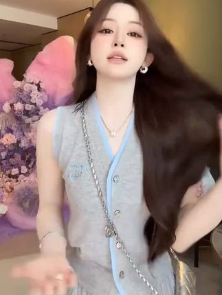 2025夏季新款甜美可爱风炸街出片感舒适上衣显瘦修身百搭短裙套装 #套装穿搭 #甜美可爱 #面料柔软舒适 #显瘦穿搭