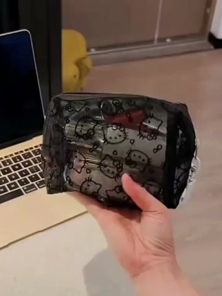 这款可爱的网纱包,出门用它装个化妆品,口红钥匙之类的都很方便,拿取方便找起来一目了然#美包分享 #时尚美包 #收纳包 #网纱包