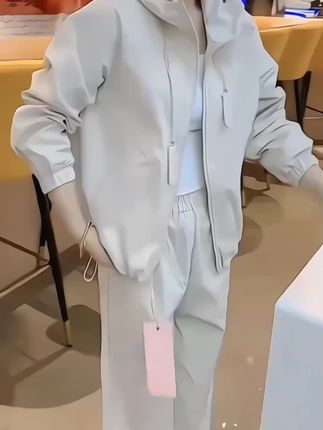 2025春夏季新款冲锋衣套装女宽松大码气质显瘦网红高档百搭两件套#套装 #套装 #套装