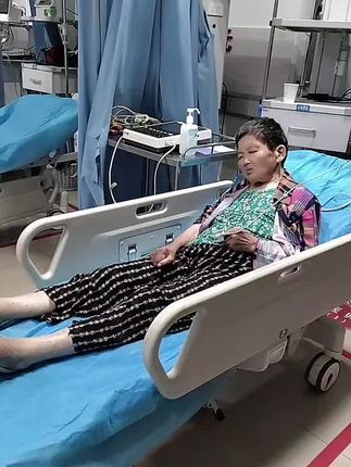 哎,晚上十二点,老妈身体又不舒服了,