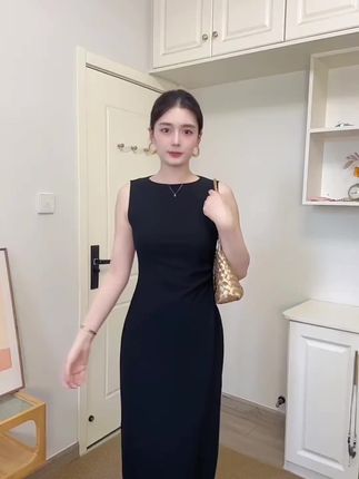 高定黑色无袖褶皱收腰连衣裙女2025夏季新款法式圆领中长款裙子#圆领#法式#收腰#无袖#气质