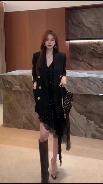 #中性风女生入春穿搭合集 #高级感穿搭 #ootd穿搭 YN-SHUZE复古款双排金扣廓形西装#气质穿搭 #美出高级感