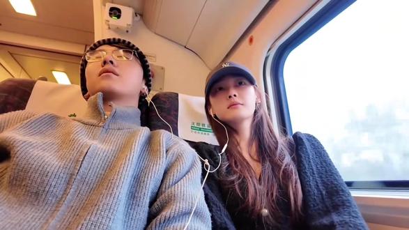 3小时30分的恋雪纪我看完了,想要和别人制造羁绊 就要承担掉眼泪的风险,我反复在思考如果注定要分开,那相遇的意义是什么#恋雪纪 #分手 #错过 #意难平 #抖音热门