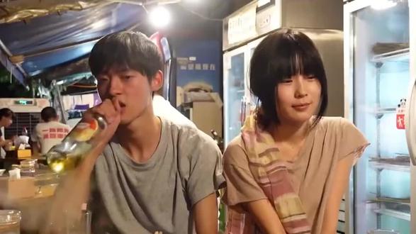 我问了+你不说=“隔阂”
我不问+你不说=“误会”
我想问+你想说=“默契”
我不问+你想说=“信任”
我问了+你说了=“尊重”
我不问+你事事交都代=“安全感”