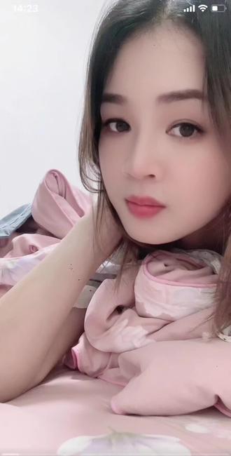 总有那么一瞬间 突然觉得好累 也说不上有什么烦心事,却会莫名的不开心。