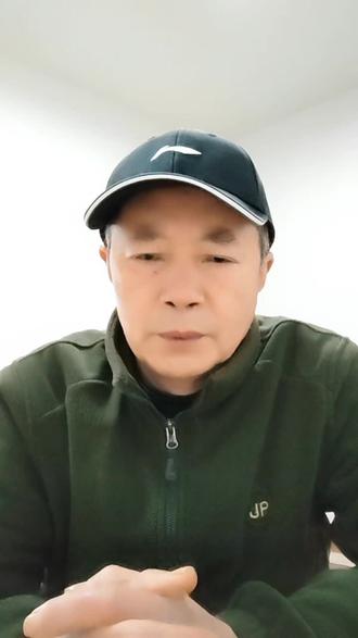 第998期回复抖友粉丝关于麦黄关注的四个问题 最近,部分地区有些田块麦子发黄,相关粮农普遍困惑的是为什么会发黄,有没有办法弄,用什么弄,弄到底个划算?老吕提出个人观点,方案,仅供参考,欢迎对比验证。#三农 #科普#真实分享 #乡村守护人 #吕伯林农业之声