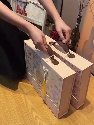 谁能拒绝这个鎏光月饼礼盒,满满的中秋仪式感~#中秋节 #月饼礼盒