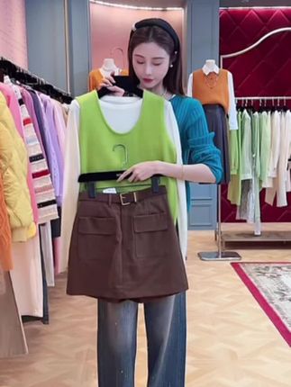 #上热门 秋季穿搭一整套女2025新款气质百搭打底衣外搭马甲半身裙三件套#时尚穿搭时尚穿搭时尚 #女装 #女生黑连衣裙 #今日穿搭