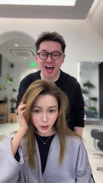 💡5分钟吹出高颅顶直
🤳🏼手残也能在家复刻的技巧
🗳️#戴森首款造型吹风机 #戴森 #戴森卷发棒 #戴森吹风机 #戴森直板夹